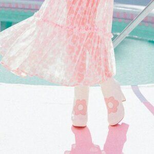 DazeyLA x MCLC Dream Day White & Pink Flower Heeled Boots 9